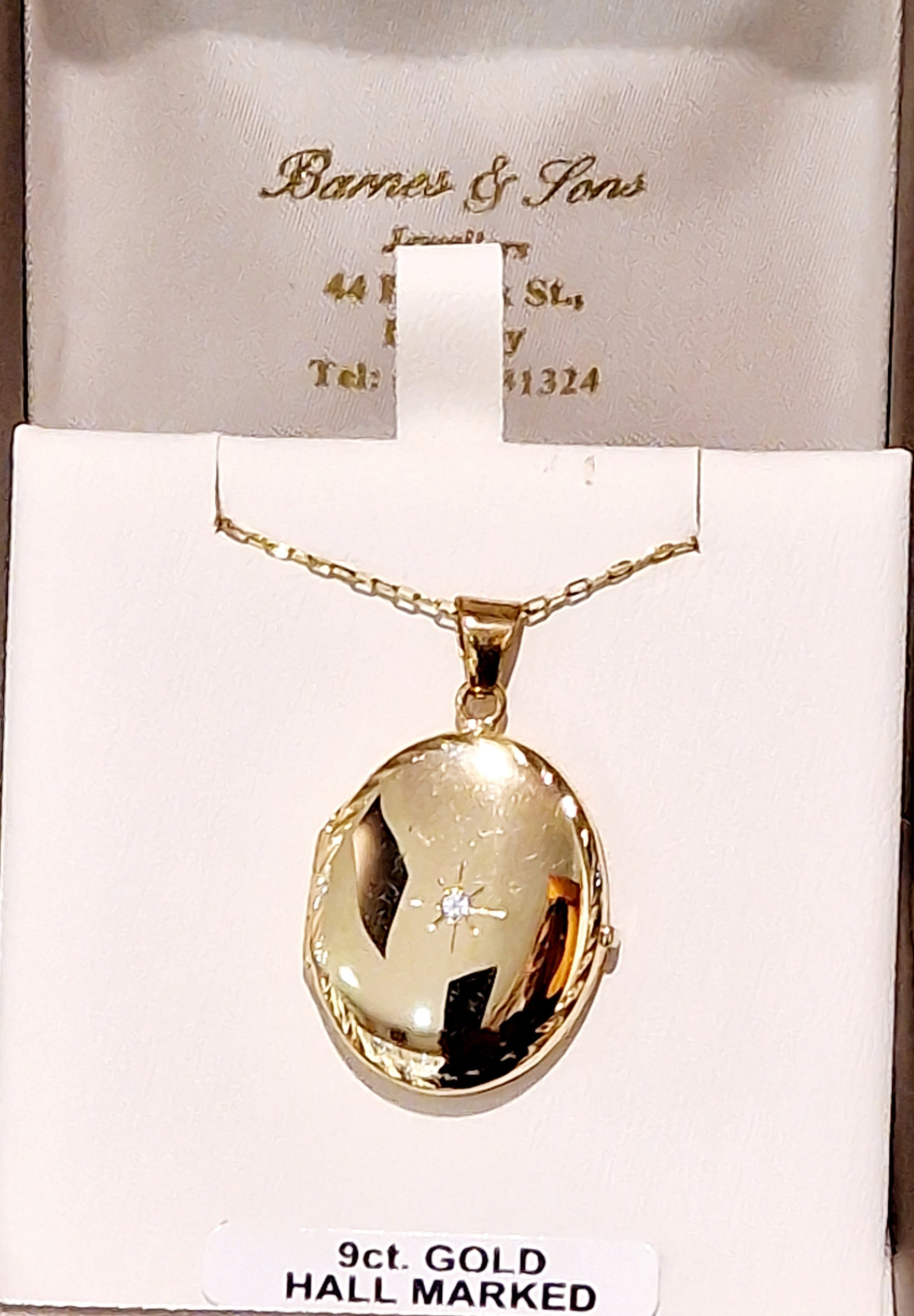 Locket in Gold