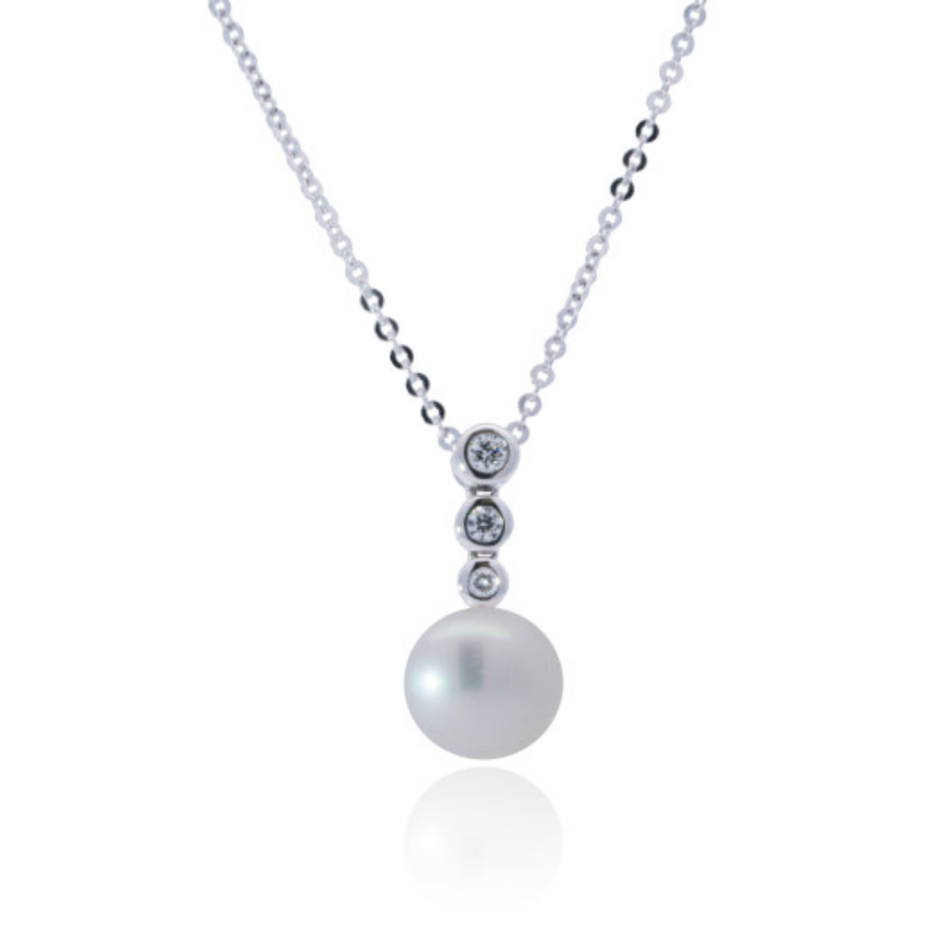 9ct White Gold Diamond Pearl Pendant Necklace