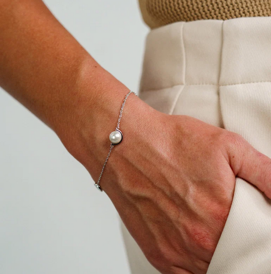 Georgini Adagio Crescent Nine-2-Five Pearl Silver Bracelet