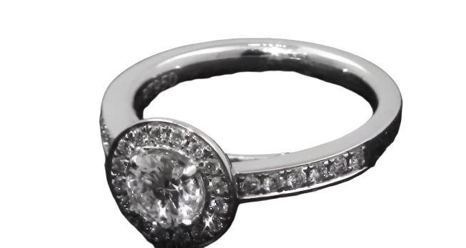 Round Halo Diamond Engagement Ring