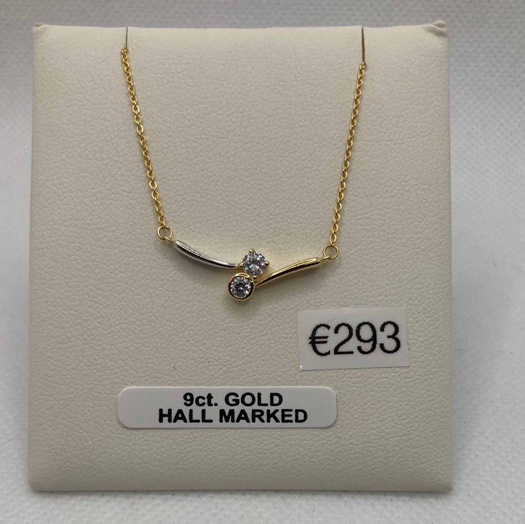 Stunning 9ct Gold yellow and white gold pendant